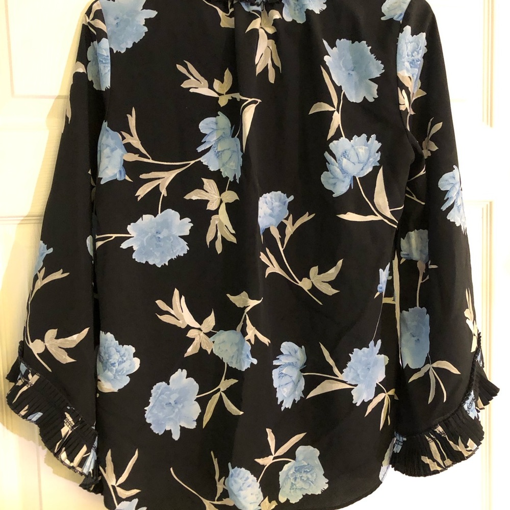 Floral top - Picture 4 of 4